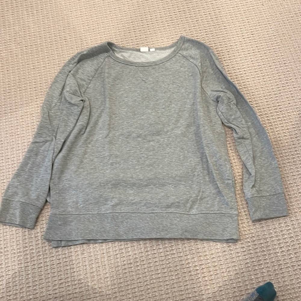 Gray Gap Sweatshirt - image 1